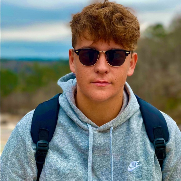 Meet your Posher, Andrew - Picture 1 of 1